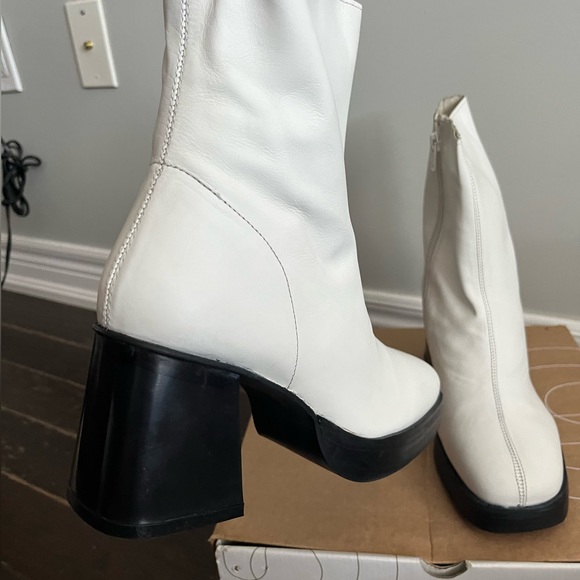 Urban outfitters white booties - Picture 2 of 5